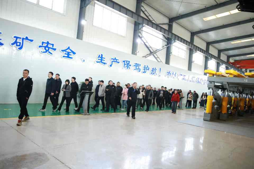 铁岭市委党校乡科级领导干部进修二班学员 到鑫丰集团考察调研