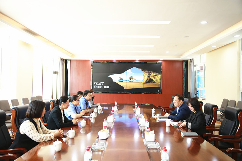 调兵山市多部门联合到鑫丰集团 开展助企法治服务活动