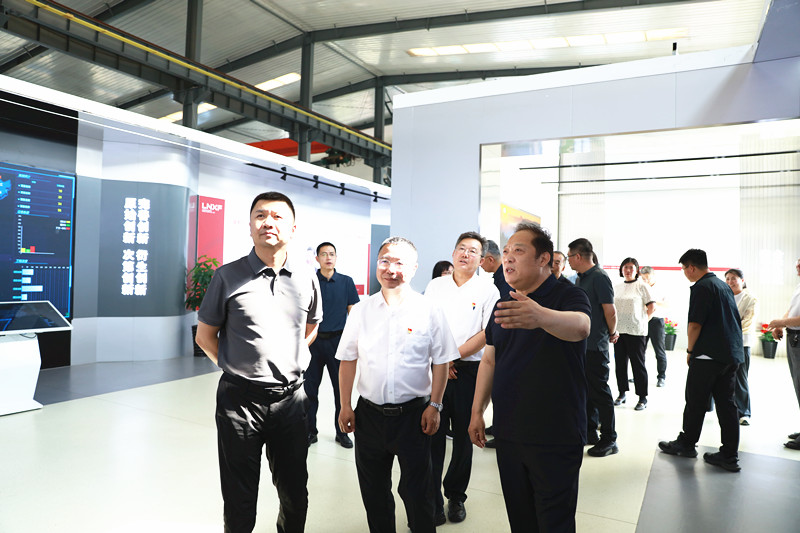 辽宁石化职业技术学院赴鑫丰集团考察调研